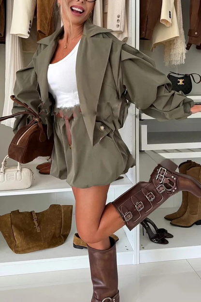 Completo con Giacca bomber casual e Pantaloncini a campana con elastico in vita